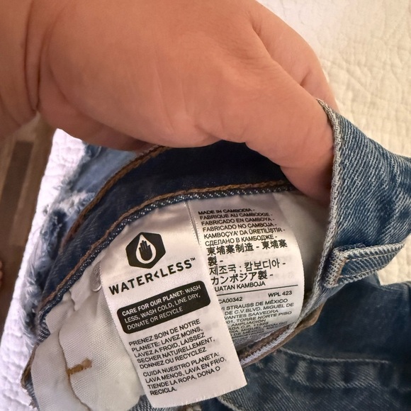 Levi's Blue Jean Shorts Distressed Cut-Off - Picture 4 of 7